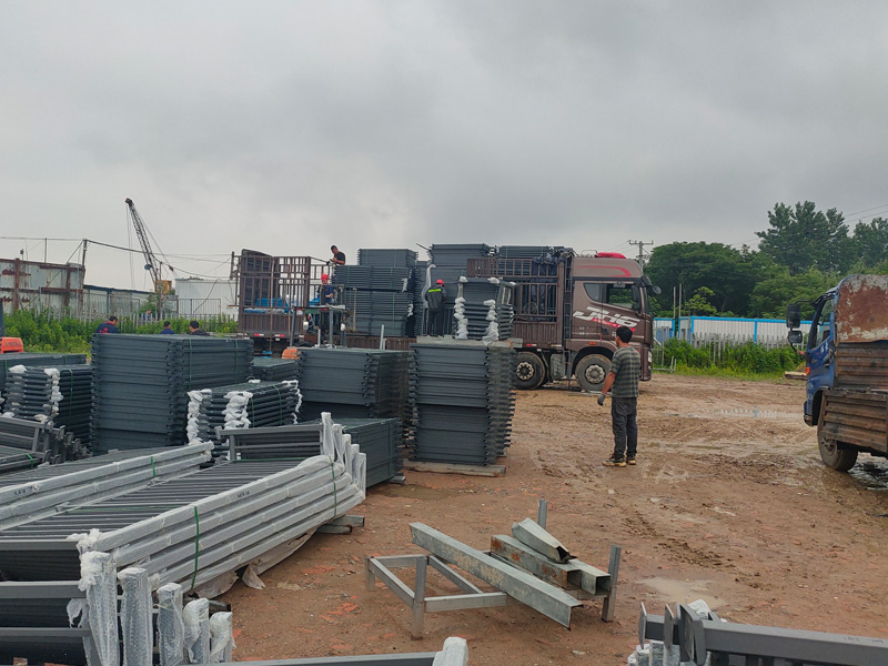 2023年6月6日鋅鋼護窗欄桿裝車發貨! 2023年6月6日鋅鋼護窗欄桿裝車發貨!