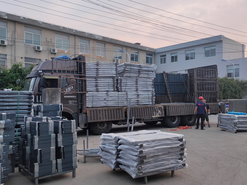 2023年6月15日鋅鋼護(hù)窗欄桿裝車發(fā)貨! 2023年6月15日鋅鋼護(hù)窗欄桿裝車發(fā)貨!