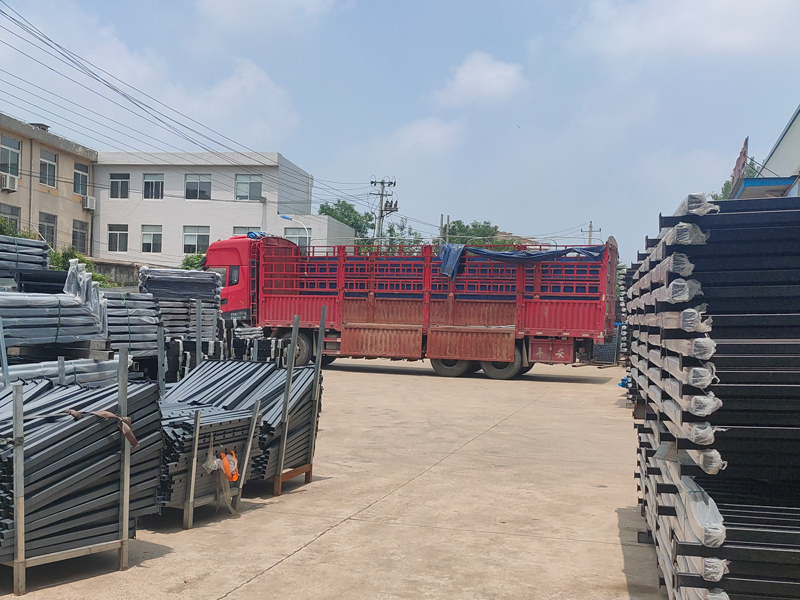 2023年7月1日鋅鋼陽臺(tái)護(hù)欄裝車發(fā)貨! 2023年7月1日鋅鋼陽臺(tái)護(hù)欄裝車發(fā)貨!