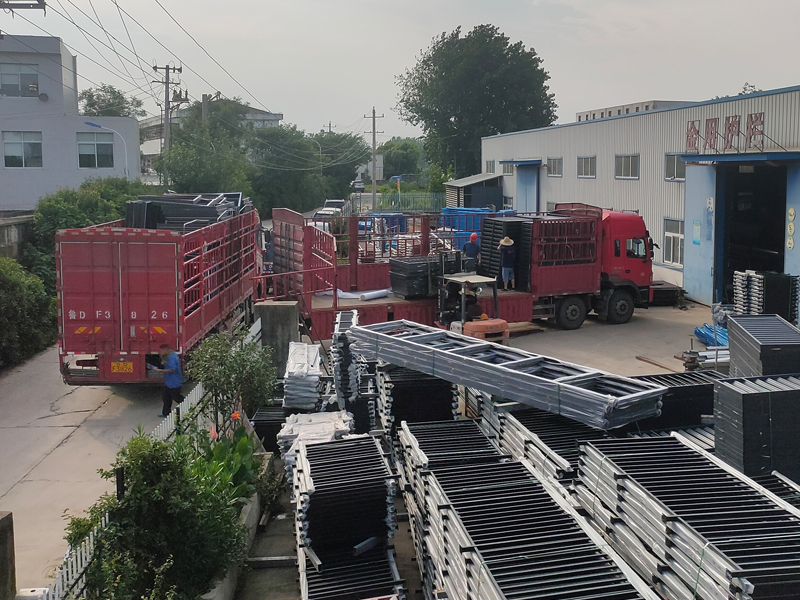 2023年7月3日鋁合金百葉窗裝車發(fā)貨! 2023年7月3日鋁合金百葉窗裝車發(fā)貨!