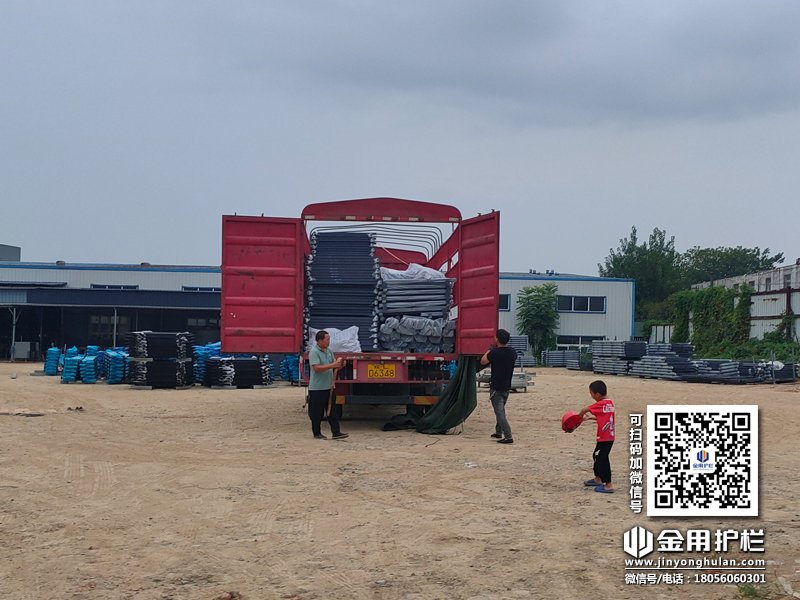 2023年8月23日鋅鋼陽臺欄桿裝車發貨! 2023年8月23日鋅鋼陽臺欄桿裝車發貨!