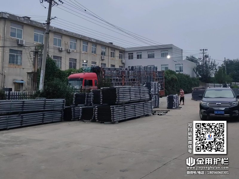 2023年10月7日鋅鋼陽臺欄桿裝車發貨! 2023年10月7日鋅鋼陽臺欄桿裝車發貨!