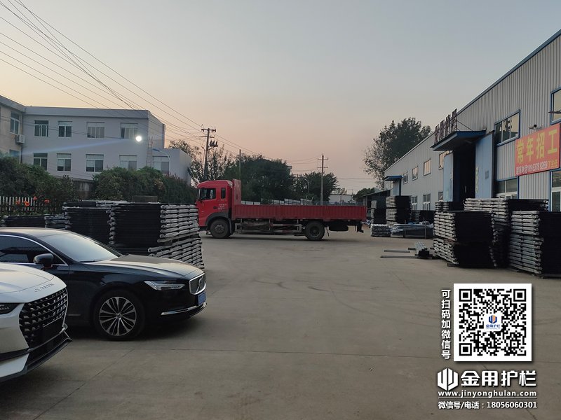 2023年10月20日鋅鋼圍墻護(hù)欄裝車發(fā)貨！