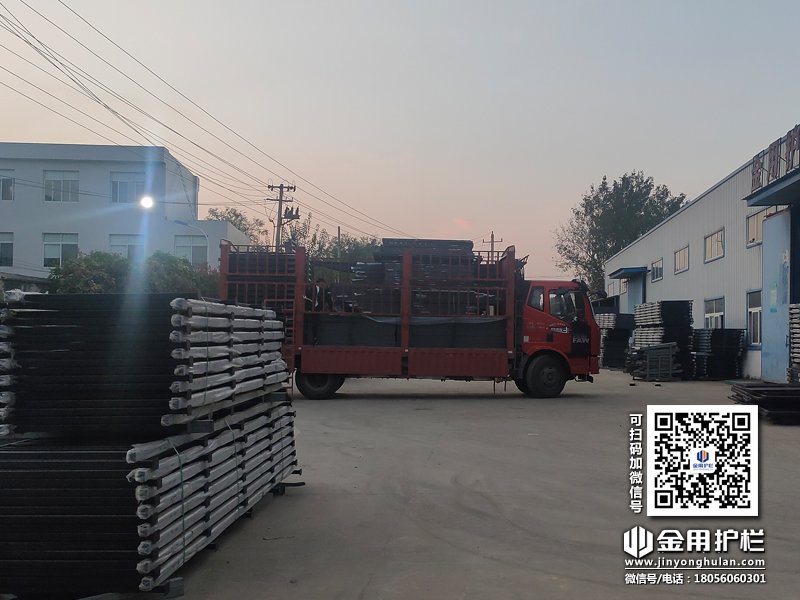 2023年10月30日鋅鋼圍墻護(hù)欄裝車發(fā)貨! 2023年10月30日鋅鋼圍墻護(hù)欄裝車發(fā)貨!