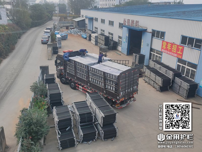 2023年10月31日鋅鋼陽臺護欄裝車發貨! 2023年10月31日鋅鋼陽臺護欄裝車發貨!