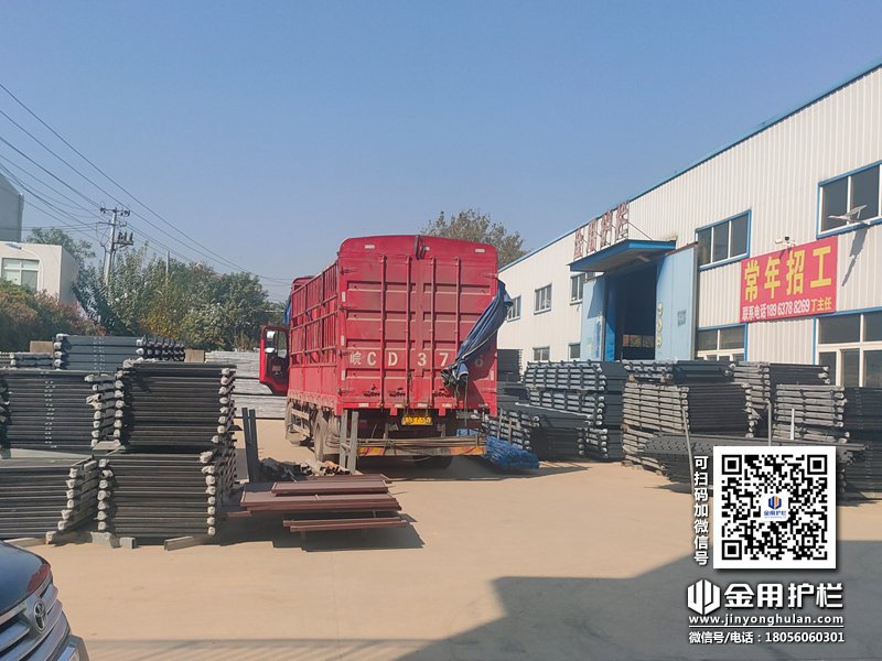 2023年11月1日鋅鋼百葉窗裝車發(fā)貨! 2023年11月1日鋅鋼百葉窗裝車發(fā)貨!