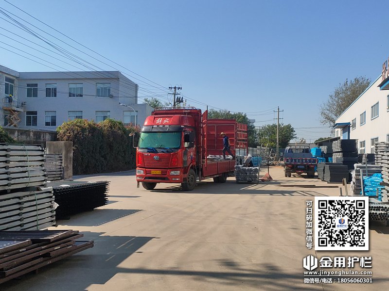 2023年11月4日鋅鋼組裝護(hù)欄裝車發(fā)貨! 2023年11月4日鋅鋼組裝護(hù)欄裝車發(fā)貨!