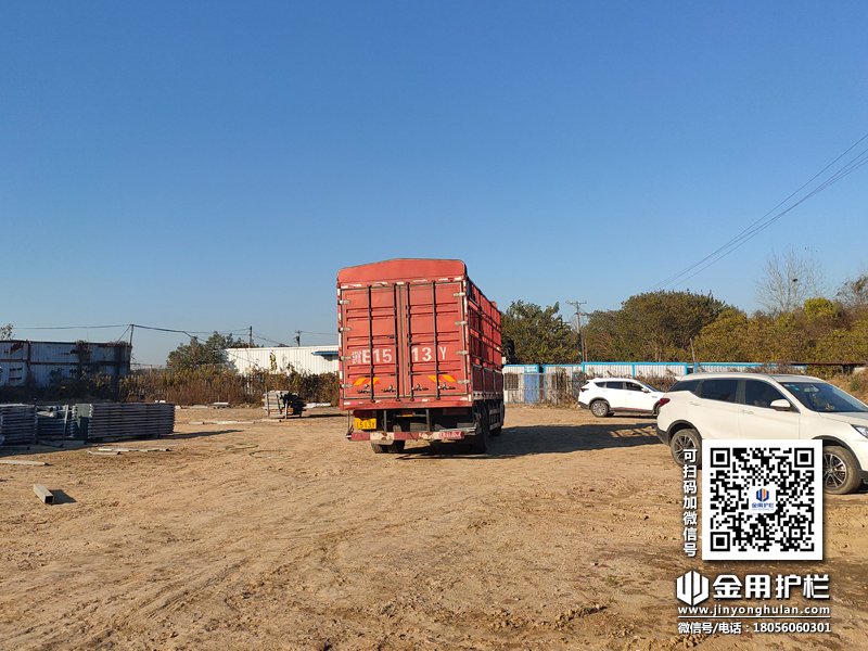 2023年11月28日鋅鋼百葉窗裝車發貨! 2023年11月28日鋅鋼百葉窗裝車發貨!