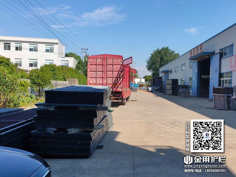 2024年5月30日鋅鋼護(hù)窗欄桿裝車發(fā)貨! 2024年5月30日鋅鋼護(hù)窗欄桿裝車發(fā)貨!