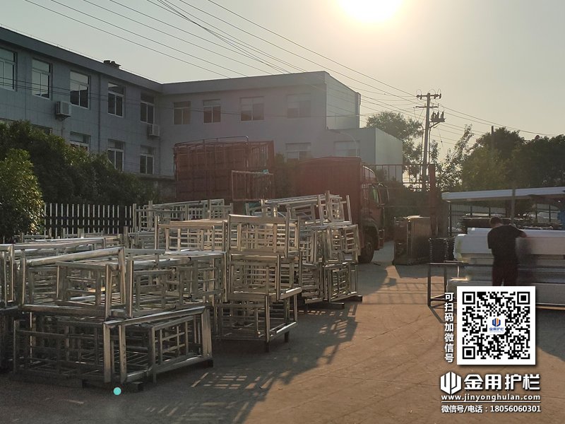 2024年6月13日鋅鋼百葉窗裝車發(fā)貨！