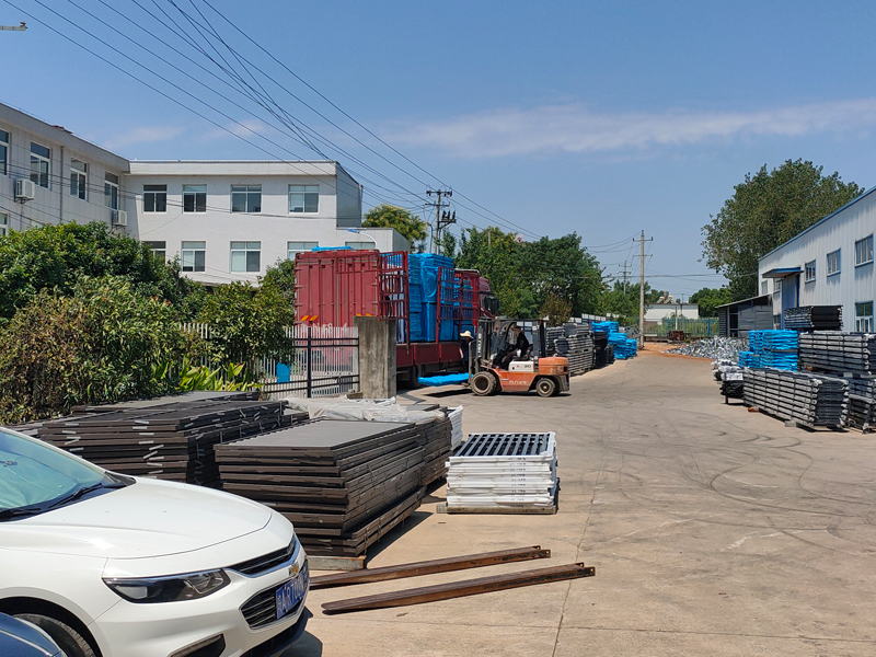 2024年8月6日鋅鋼陽臺護欄裝車發(fā)貨! 2024年8月6日鋅鋼陽臺護欄裝車發(fā)貨!