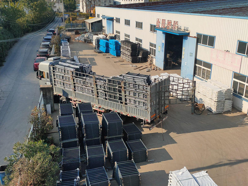 2024年11月12日鋅鋼連廊欄桿裝車(chē)發(fā)貨! 2024年11月12日鋅鋼連廊欄桿裝車(chē)發(fā)貨!