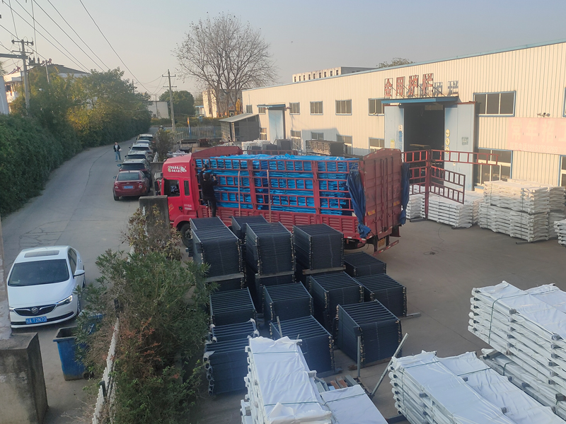 2024年11月13日鋅鋼樓梯欄桿扶手裝車發(fā)貨！