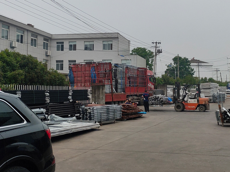 2025年5月22日鋅鋼連廊欄桿裝車發(fā)貨！