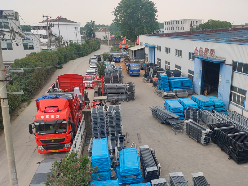 2025年6月11日鋁合金百葉窗裝車發貨! 2025年6月11日鋁合金百葉窗裝車發貨!