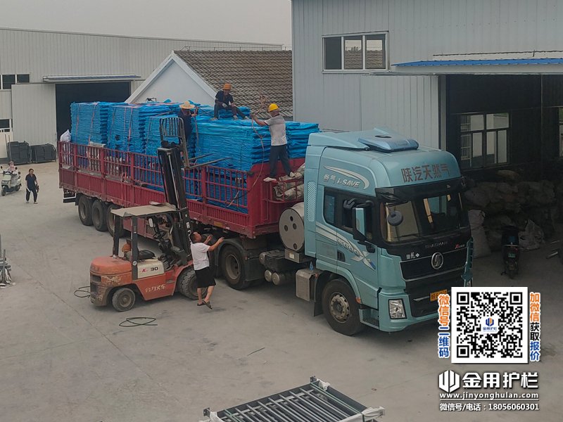 2025年7月15日鋅鋼陽臺欄桿裝車發貨! 2025年7月15日鋅鋼陽臺欄桿裝車發貨!