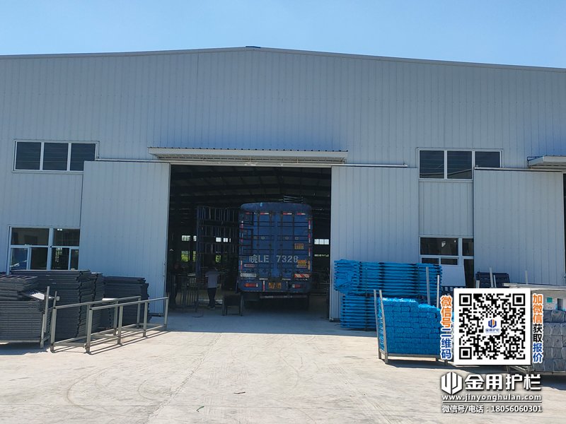 2025年8月15日鋅鋼護窗欄桿裝車發貨！