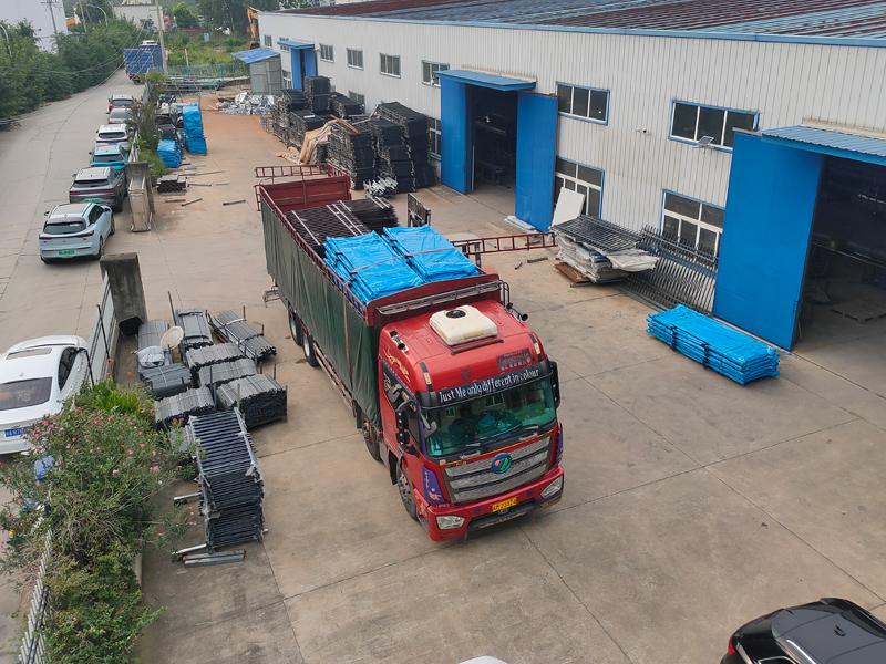 2025年9月3日鋅鋼陽臺護欄裝車發貨! 2025年9月3日鋅鋼陽臺護欄裝車發貨!